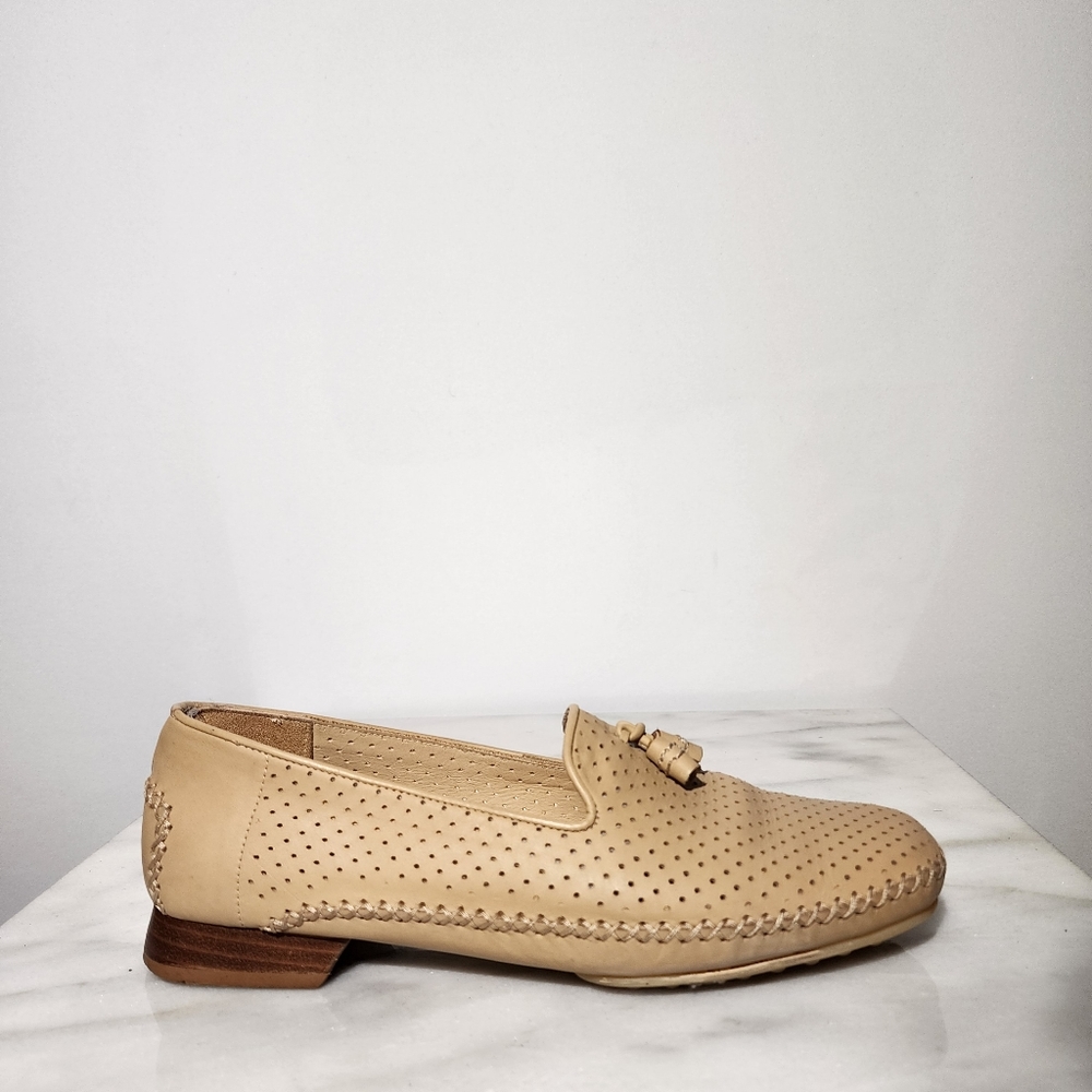 Stuart Weitzman Beige Loafers